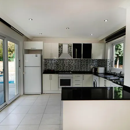 Valley 6, 4 Bedroom, Private Arge Pool, Near Aquapark Villa