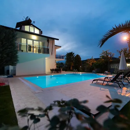 Vila Valley 6, 4 Bedroom, Private Arge Pool, Near Aquapark